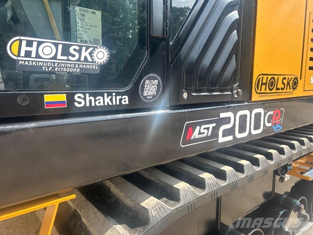 Morooka MST 200 CR عربات نقل قلابة مجنزرة