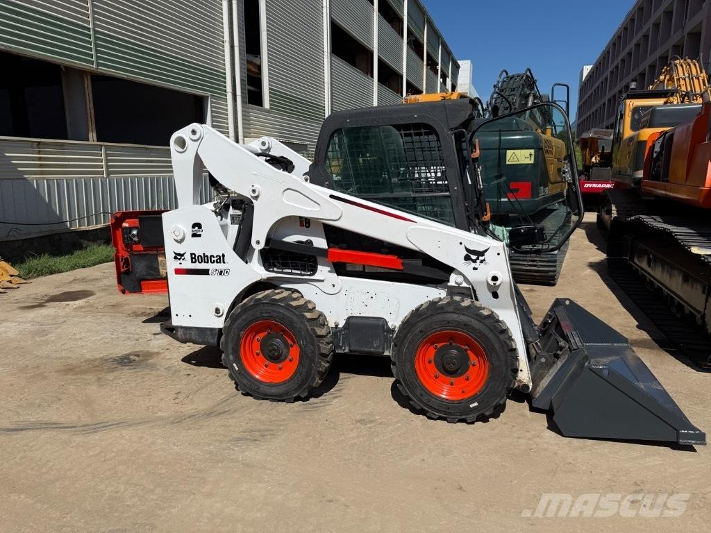 Bobcat S 770 لوادر انزلاقية التوجيه