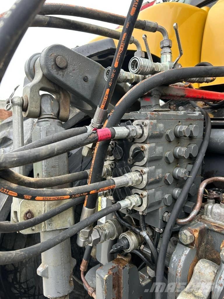 Challenger MT765 الجرارات