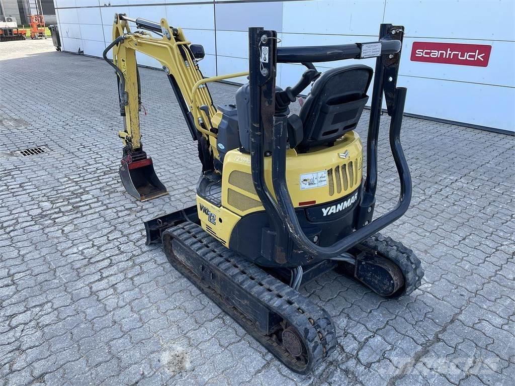 Yanmar VIO12 حفارات بعجل