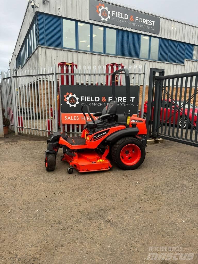 Kubota ZD 1211 ركوب الحشائش