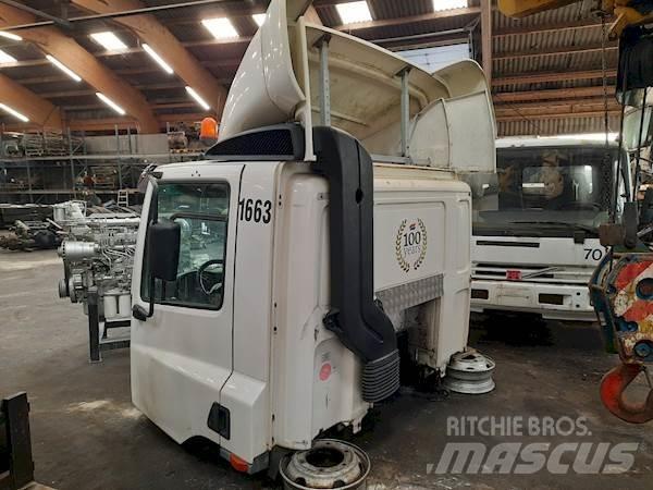 DAF CF75 DAYCAB كابينة والداخلية