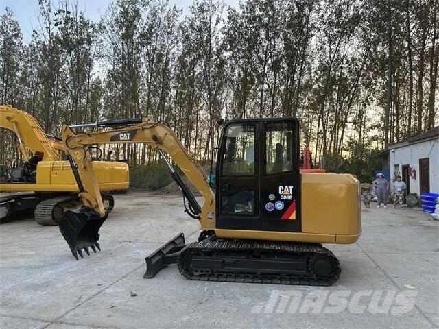 CAT 306E حفارات زحافة