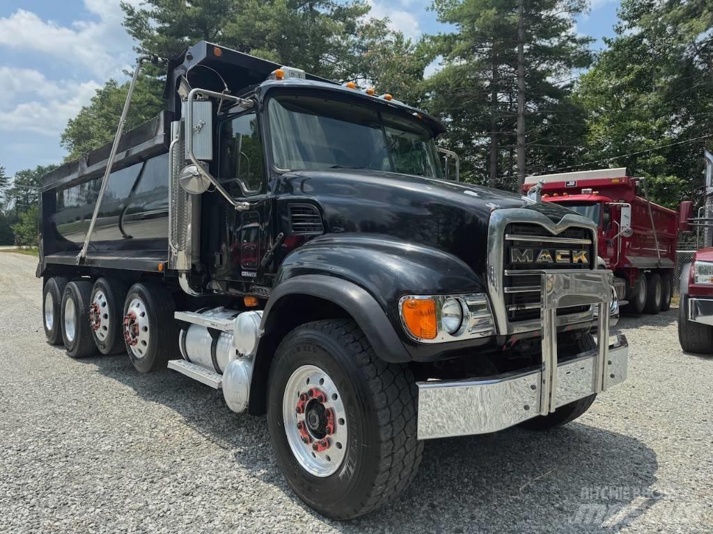 Mack Granite CV 713 شاحنات قلابة