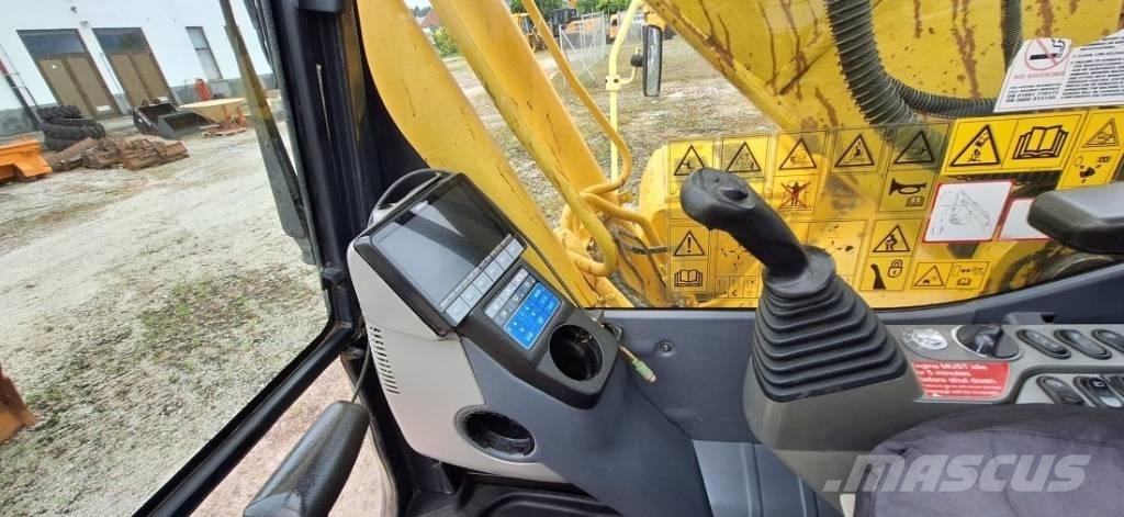 Komatsu PC 210 حفارات زحافة