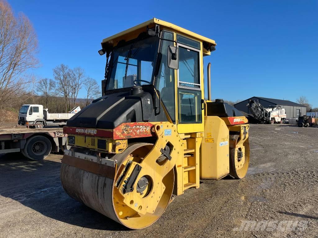 Dynapac CC 232 HF مداحل ثنائية الاسطوانة