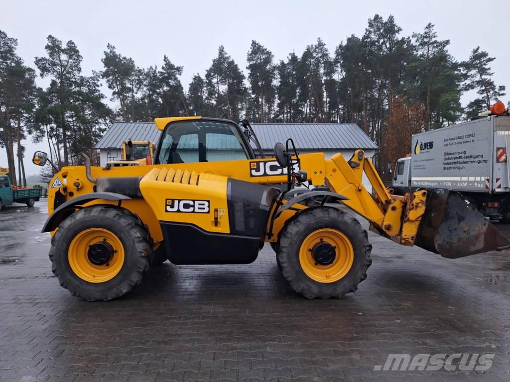 JCB 531-70 مناولات متداخلة