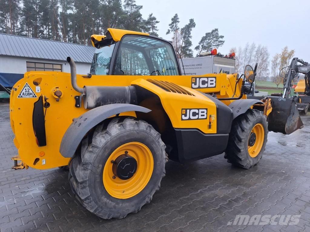 JCB 531-70 مناولات متداخلة