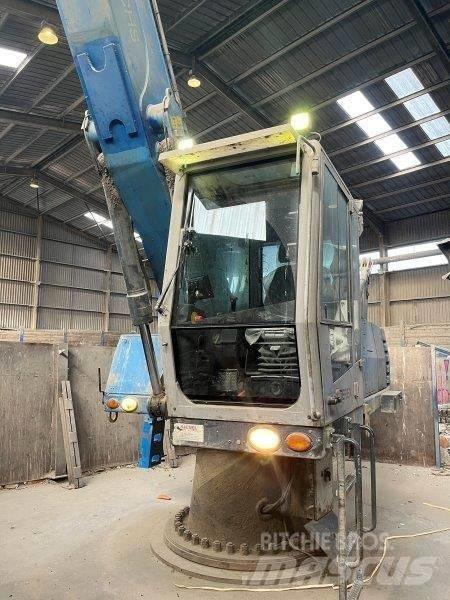Fuchs AHL 831 D مناولات المخلفات / مناولات صناعية