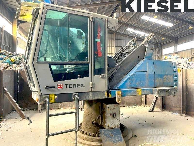 Fuchs AHL 831 D مناولات المخلفات / مناولات صناعية