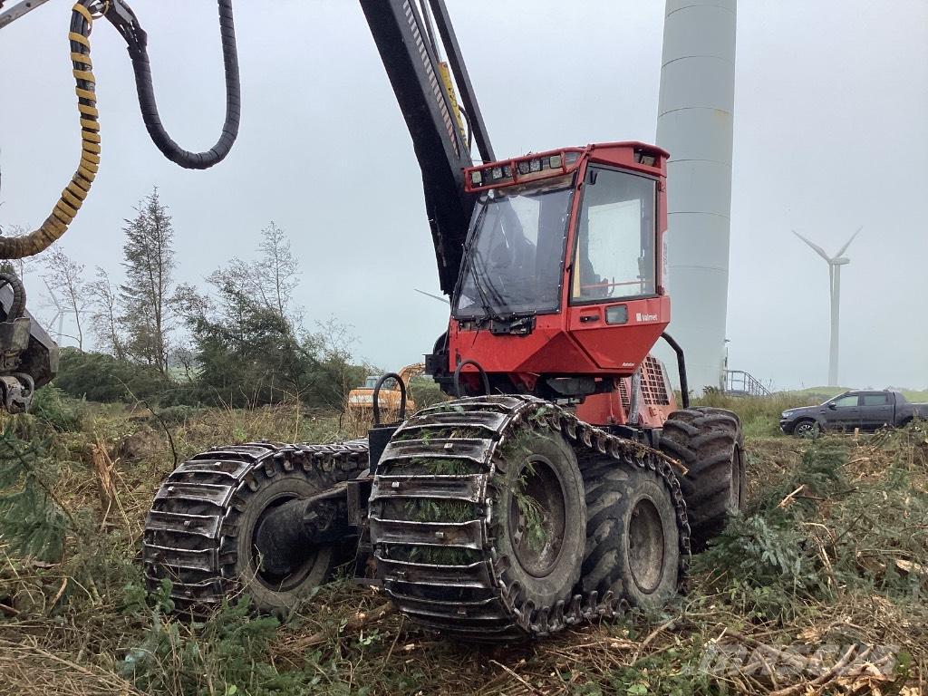 Komatsu 911.4 حصادات