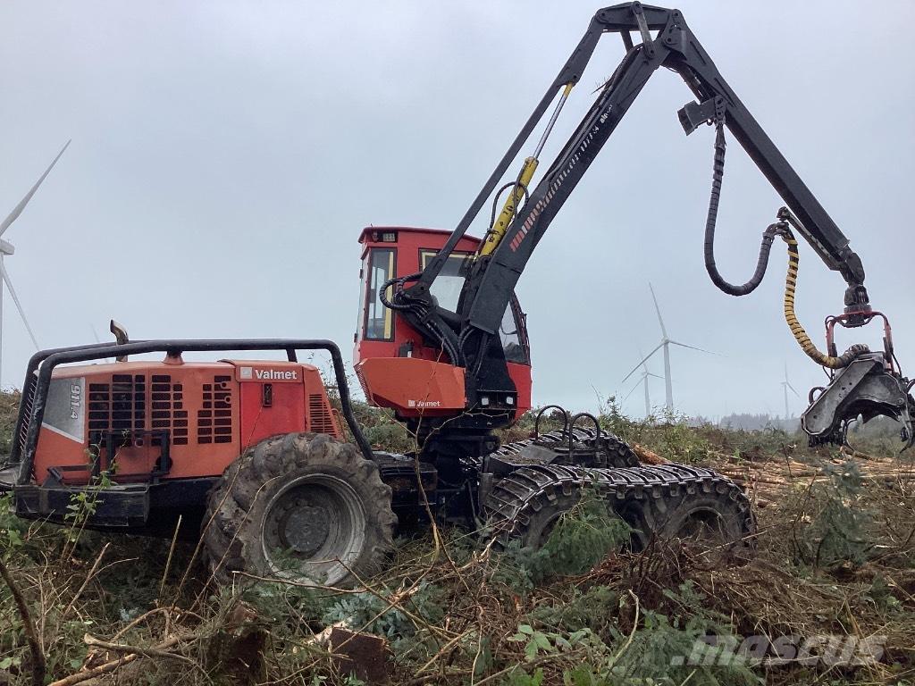 Komatsu 911.4 حصادات