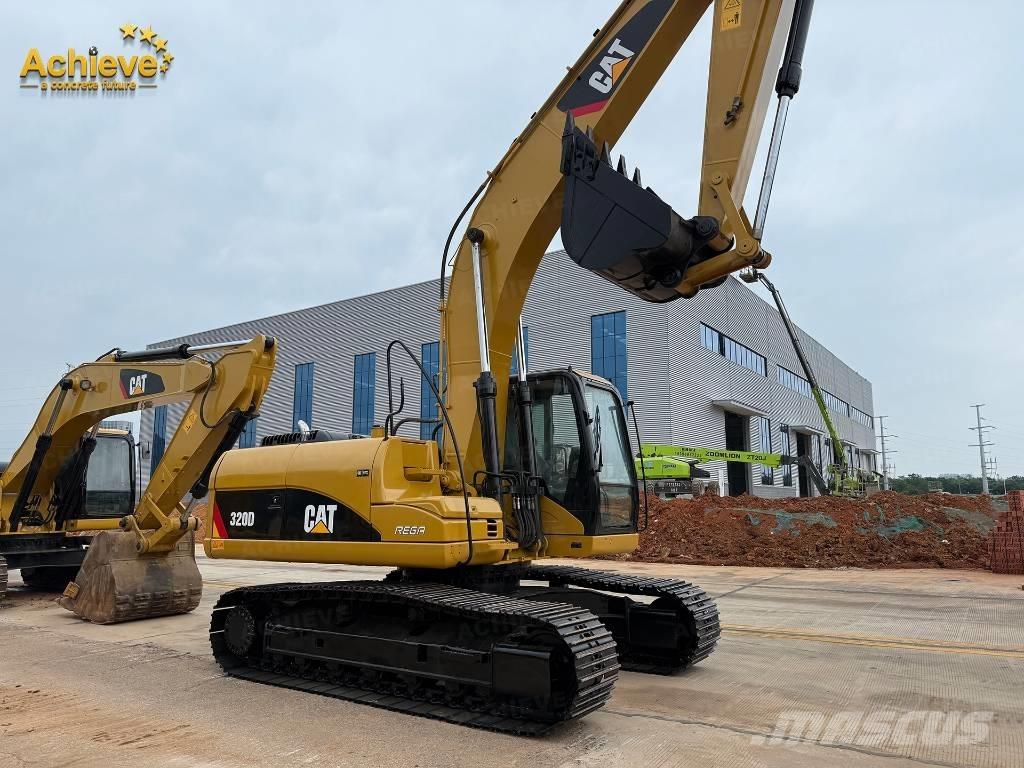 CAT 320 D حفارات زحافة