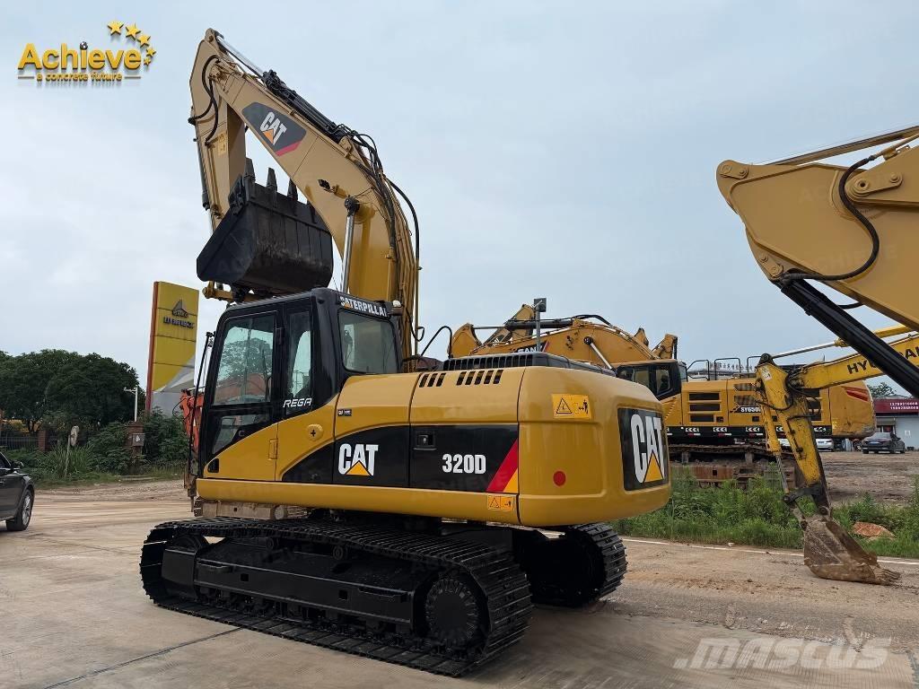 CAT 320 D حفارات زحافة