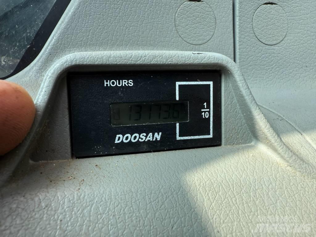 Doosan DX 255 LC-5 حفارات زحافة