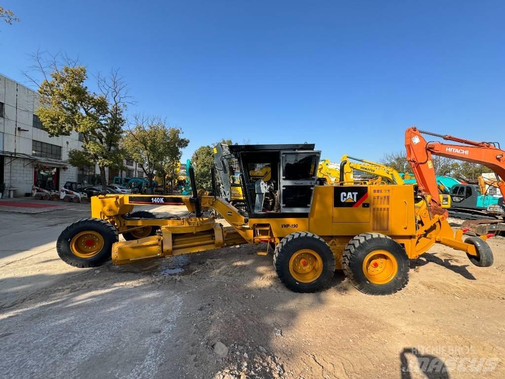 CAT 140 K معدات تمهيد الطرق