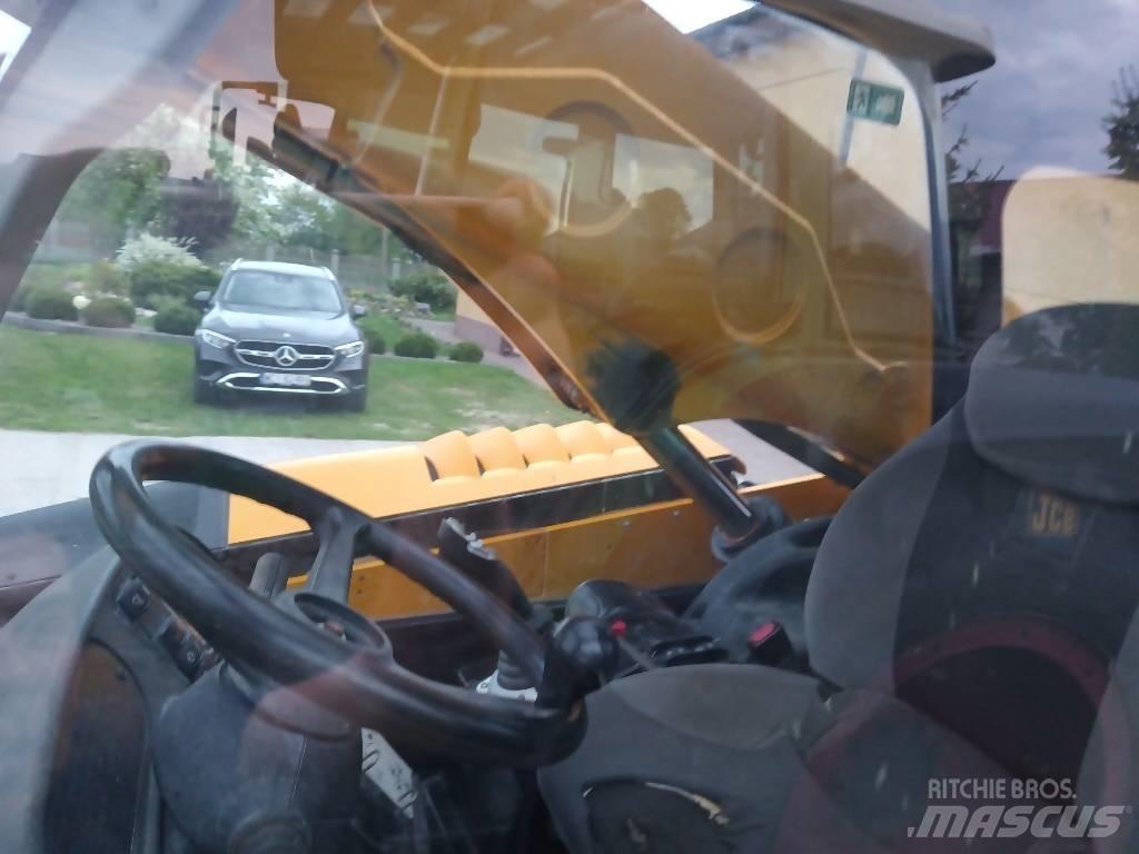 JCB 536 70 536 70 رافعة تلسكوبية