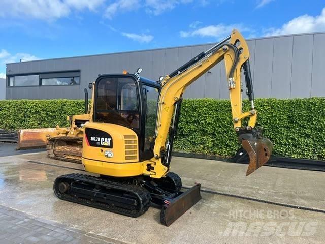 CAT 302.7 D CR حفارات صغيرة أقل من 7 طن (حفارات صغيرة)
