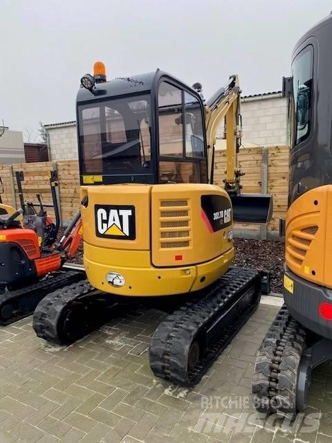 CAT 302.7 D CR حفارات صغيرة أقل من 7 طن (حفارات صغيرة)