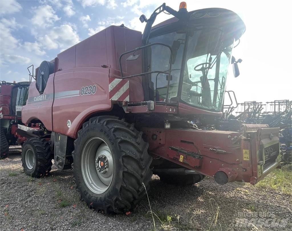 Case IH 8230 AF حصادات