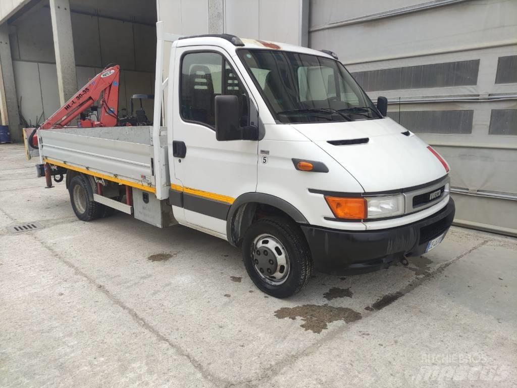 Iveco 50C 15 هيكل صندوقي