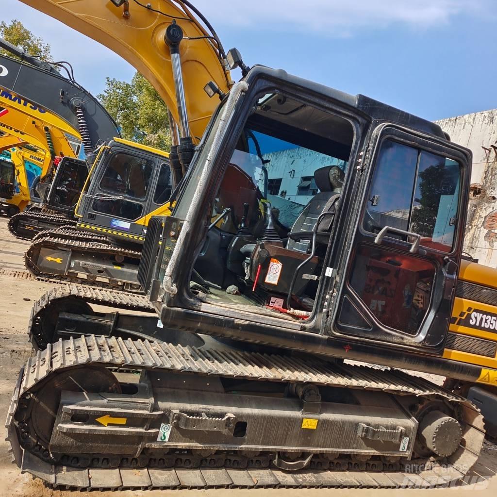 Sany SY 135 C حفارات زحافة