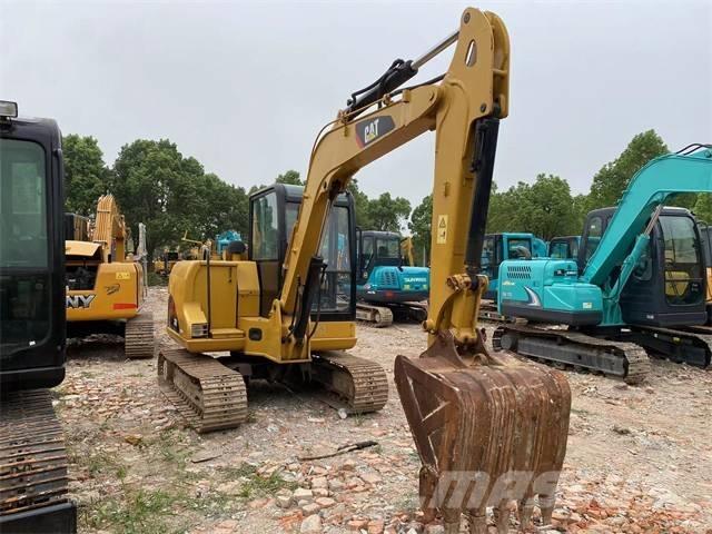 CAT 306D حفارات زحافة