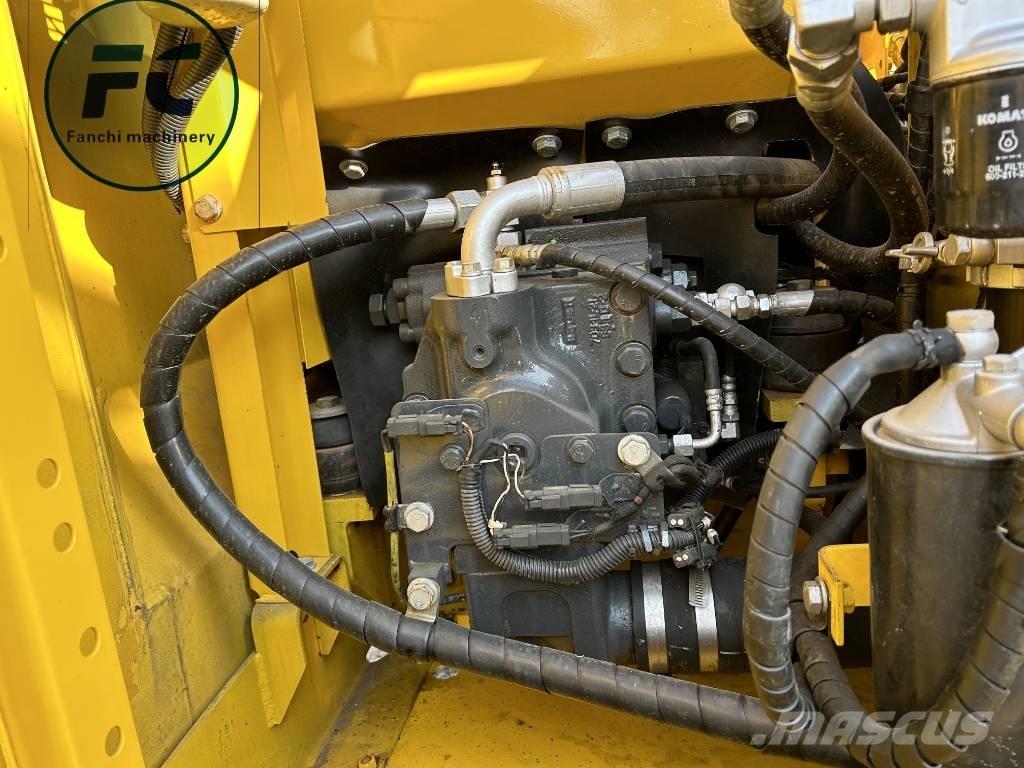 Komatsu 110 حفارات زحافة