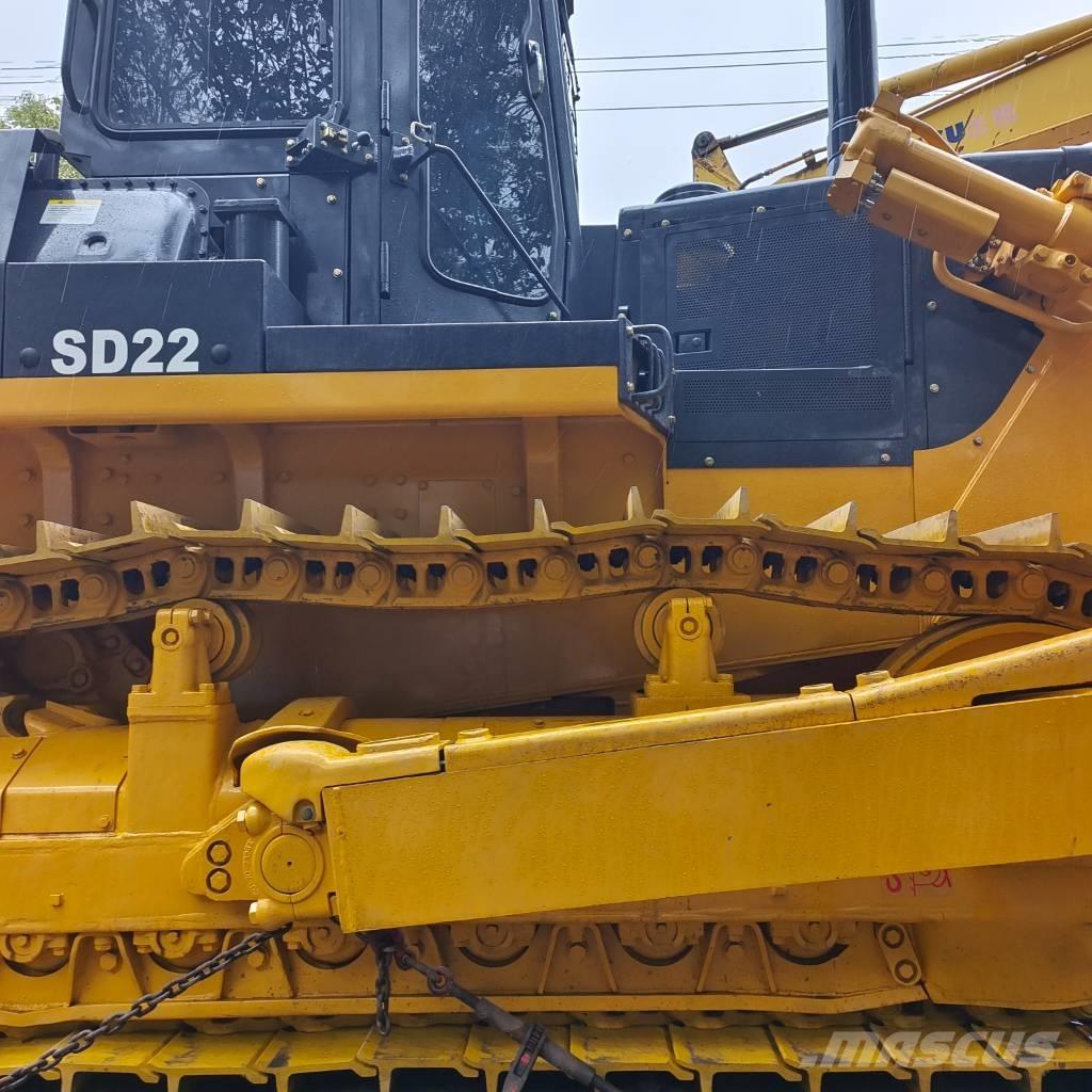 Shantui SD 22 F بلدوزرات مجنزرة