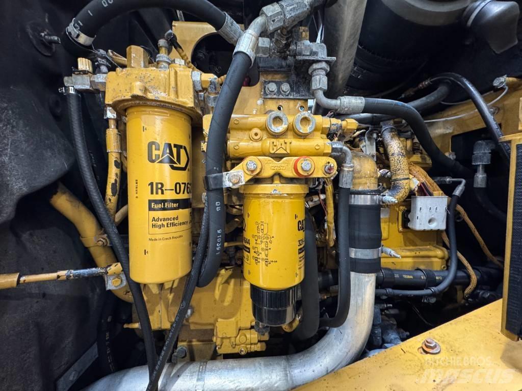 CAT 962 H لوادر بعجل