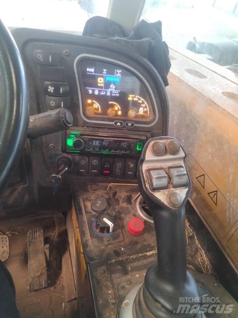 JCB 526-56 معدات مناولة لأغراض الزراعة