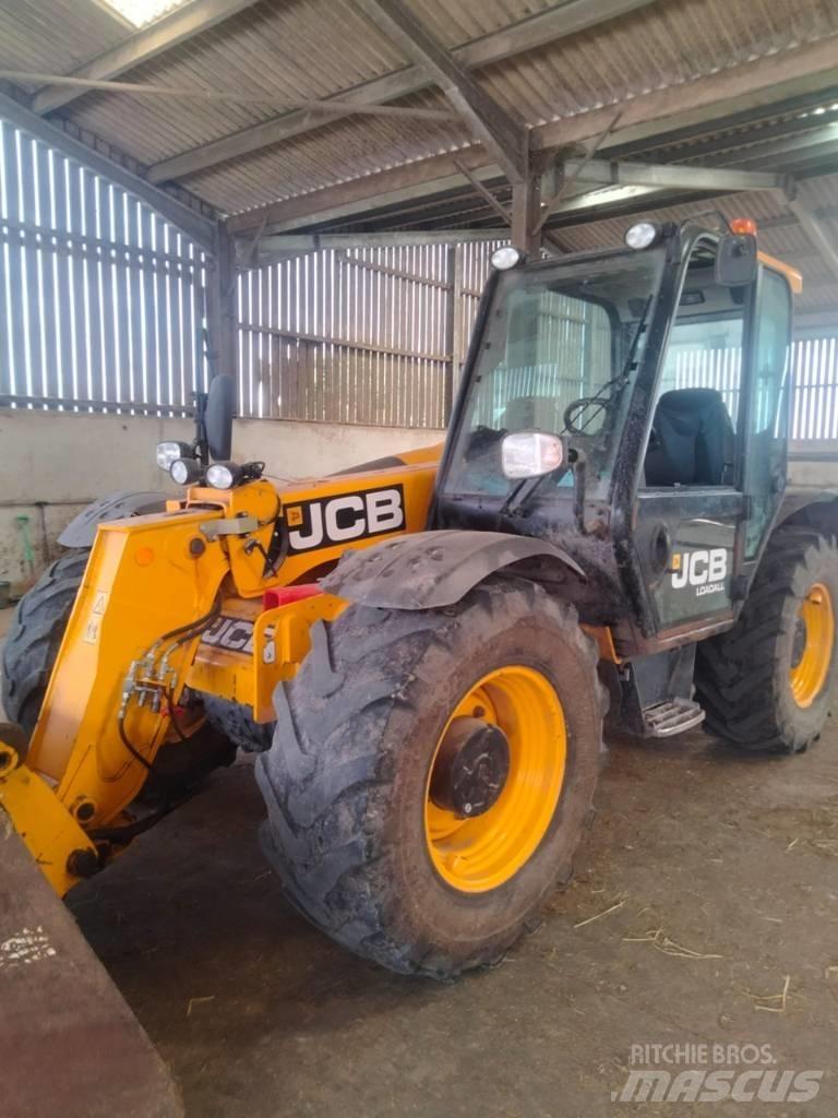 JCB 526-56 معدات مناولة لأغراض الزراعة