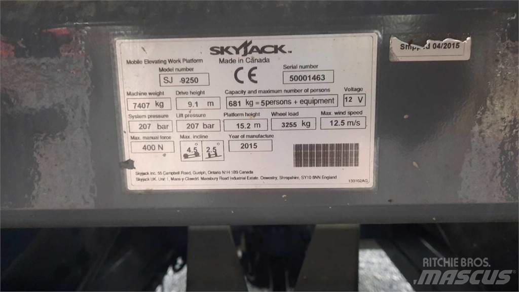 SkyJack 9250RT رافعات مقصية الشكل