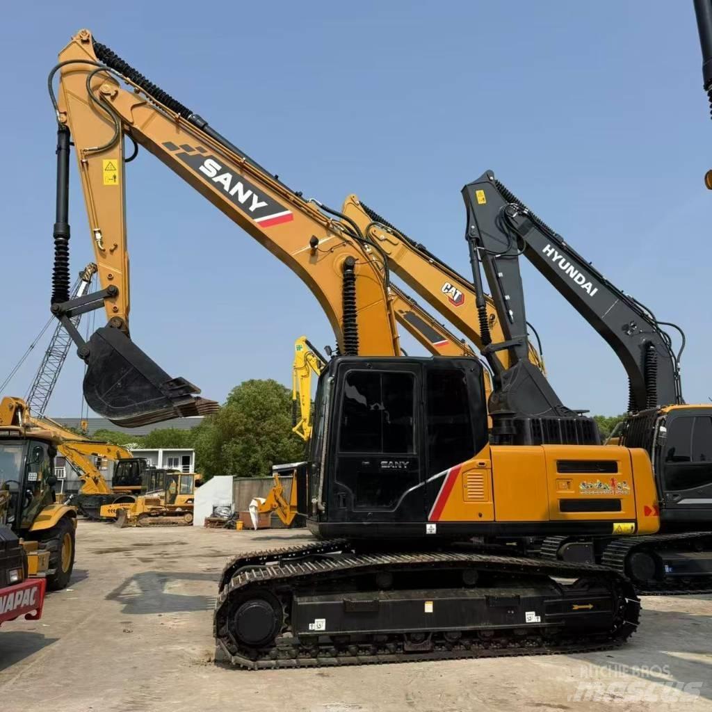 Sany SY 215 C حفارات زحافة