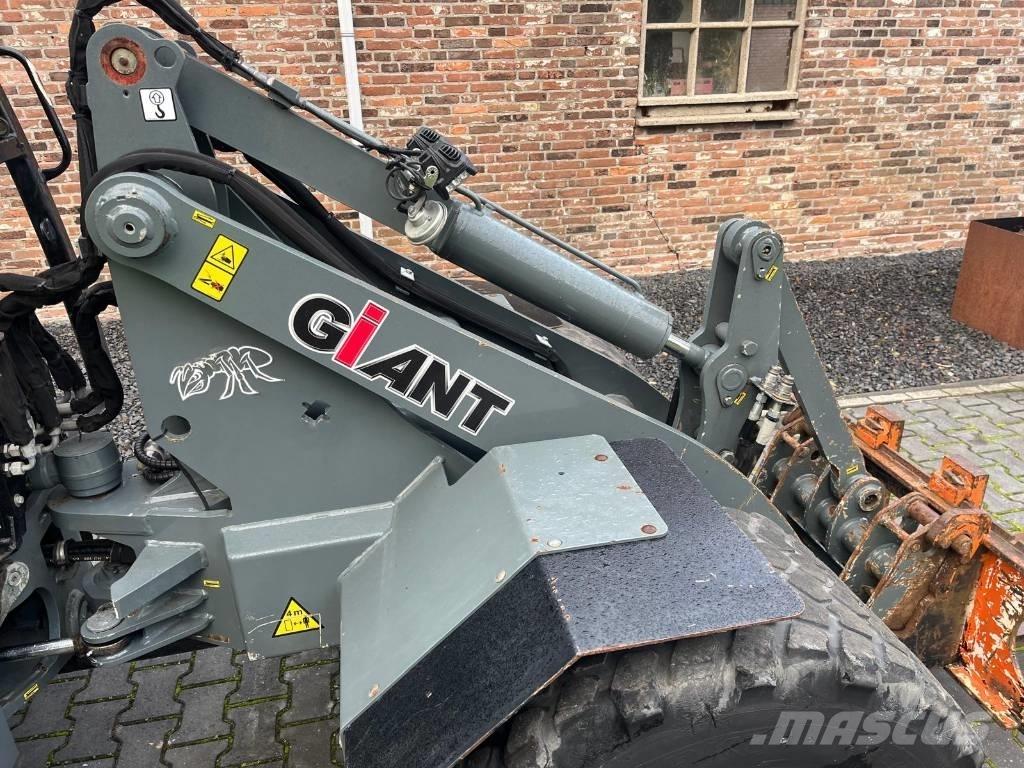 GiANT V5003 X-tra HD لوادر بعجل