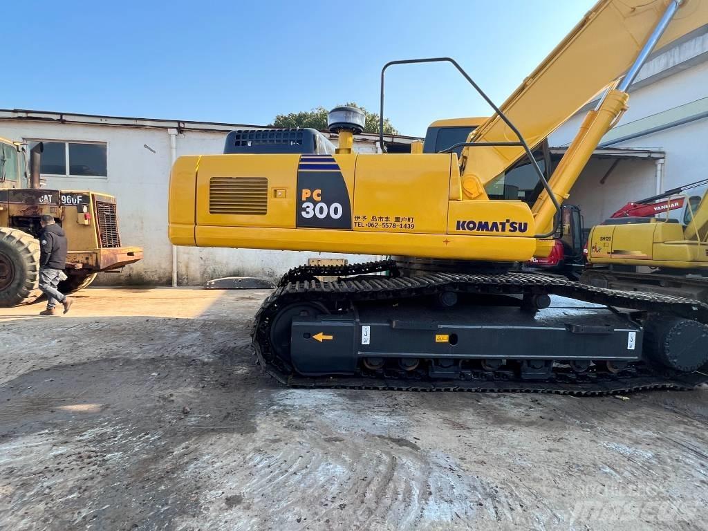 Komatsu PC300-7 حفارات زحافة