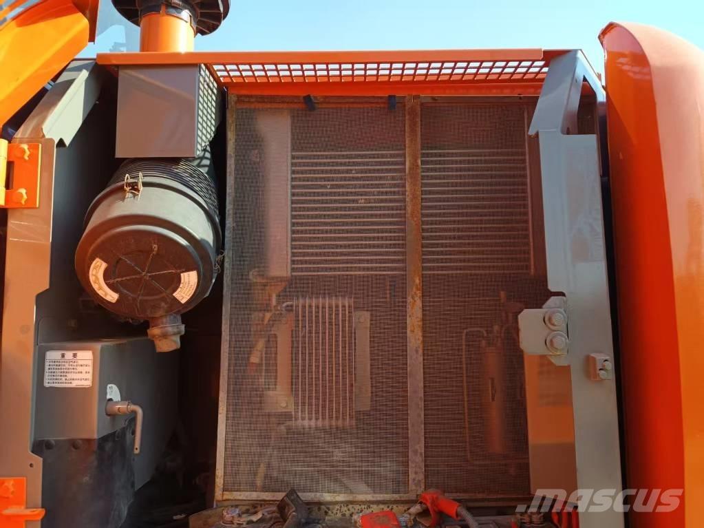 Hitachi ZX 130 حفارات زحافة