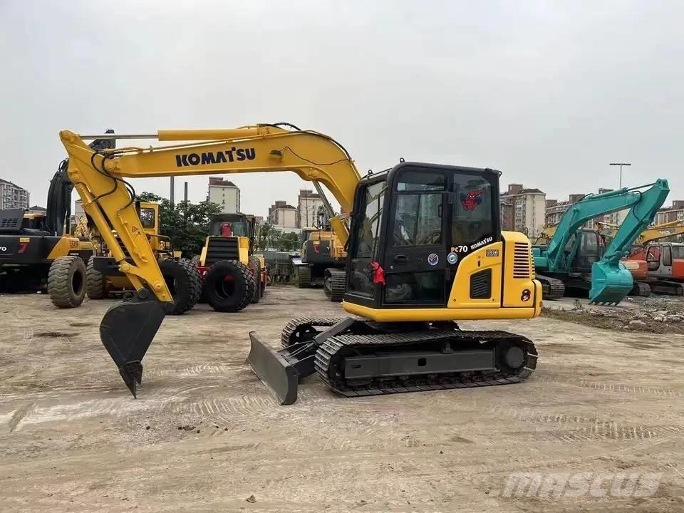 Komatsu PC70-8 حفارات وسط 7 طن - 12 طن