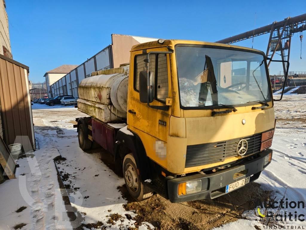 Mercedes-Benz 814 شاحنات ذات صهاريج