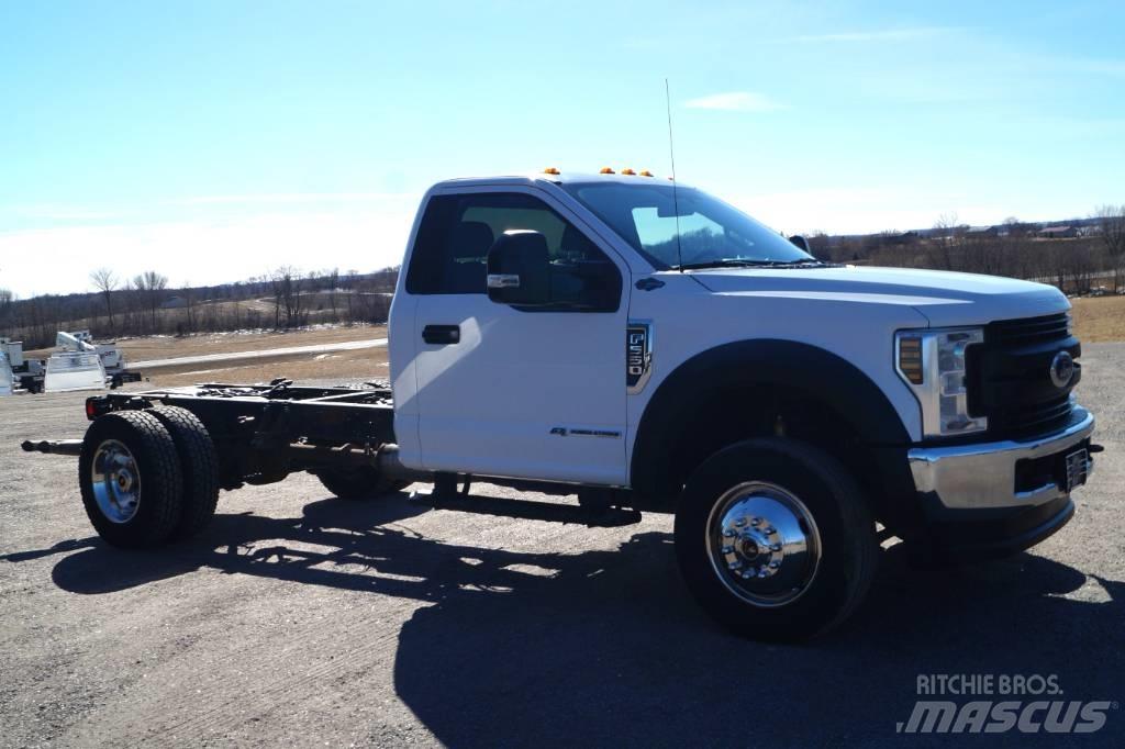 Ford F 550 XL SD شاحنات بمقصورة وهيكل