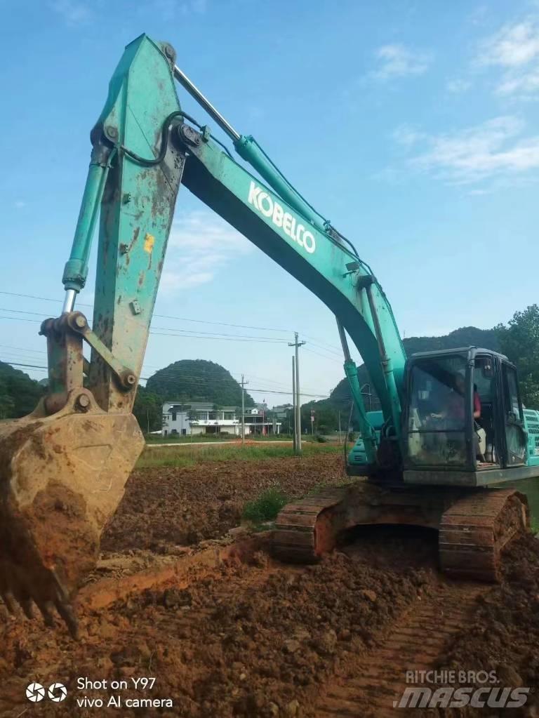 Kobelco SK200-10 حفارات زحافة