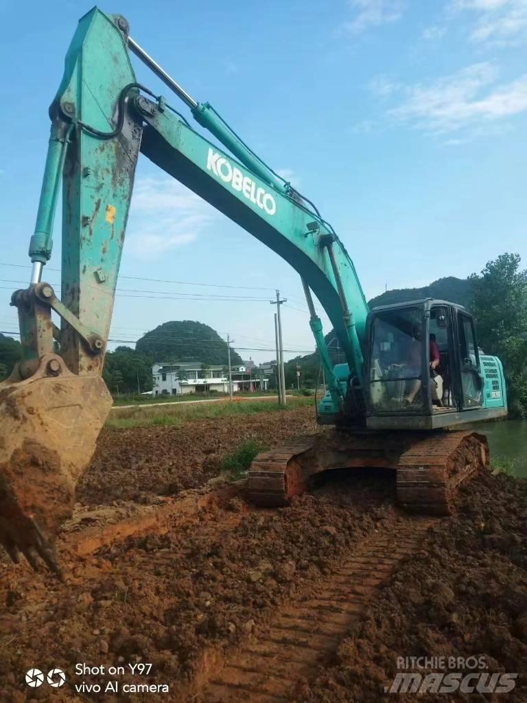 Kobelco SK200-10 حفارات زحافة