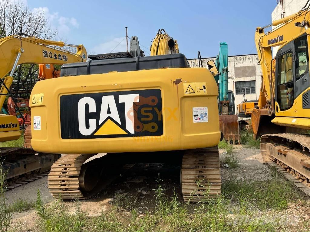 CAT 326 D2 حفارات زحافة