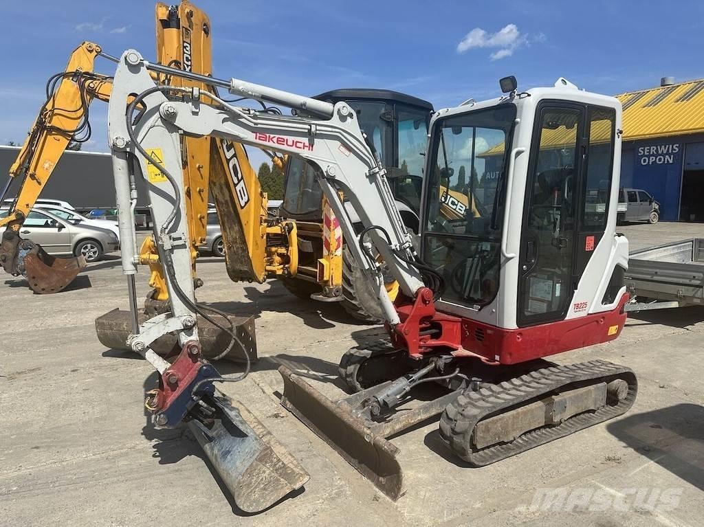 Takeuchi TB225 حفارات صغيرة أقل من 7 طن (حفارات صغيرة)
