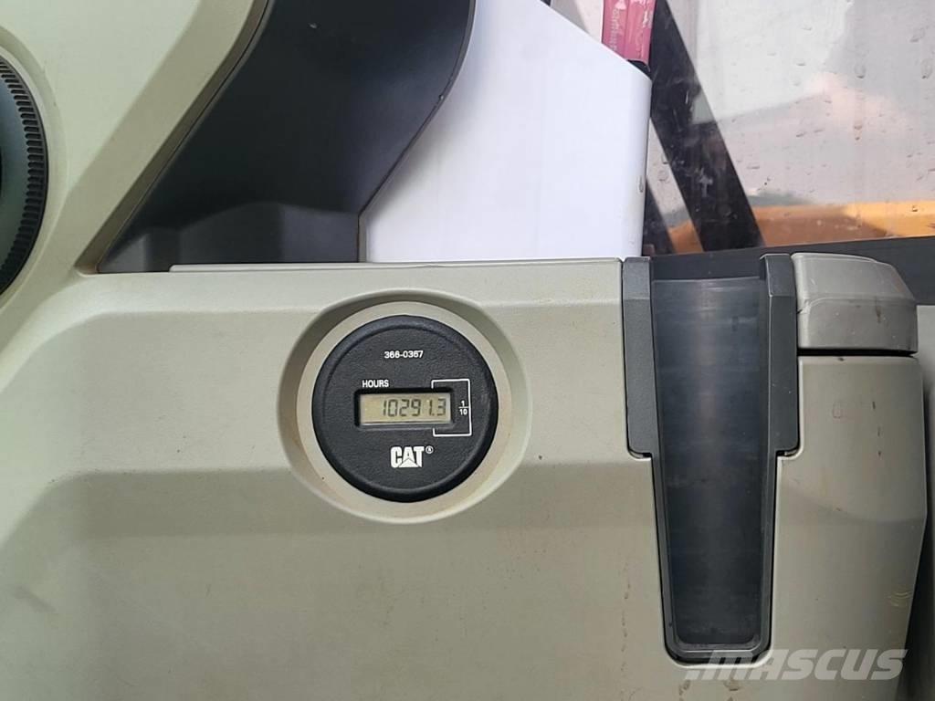 CAT 330FL حفارات زحافة