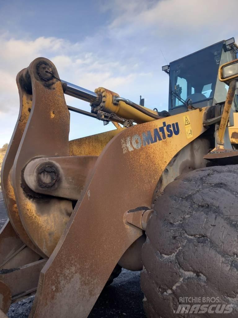 Komatsu WA 600-6 لوادر بعجل