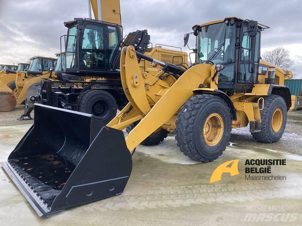 CAT 930M لوادر بعجل