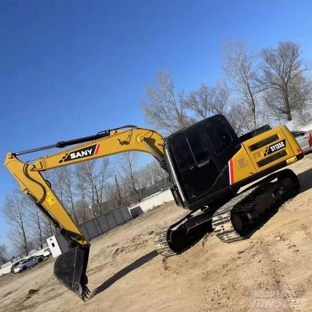 Sany SY 135 C حفارات زحافة