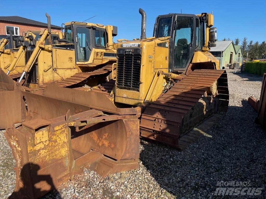 CAT D6N بلدوزرات مجنزرة