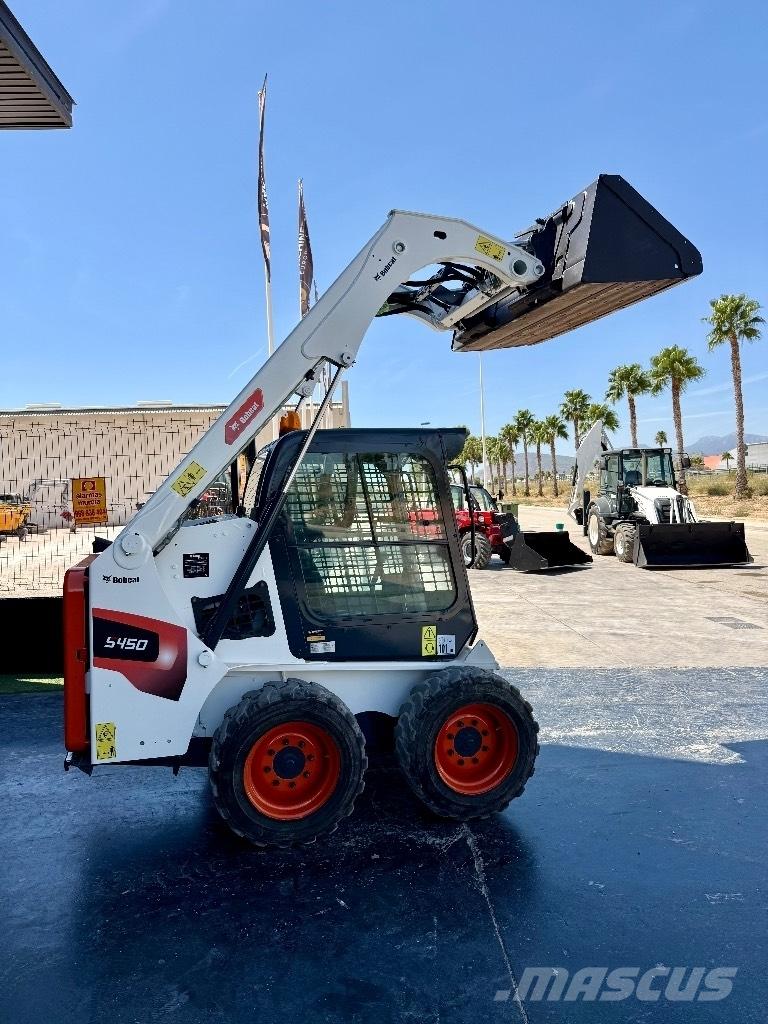 Bobcat S 450 لوادر انزلاقية التوجيه